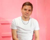 Cолист группы «Щенки» задержан в Пулково после выступления в носке