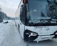 Три человека погибли на трассе в Пермском крае в ДТП с автобусом