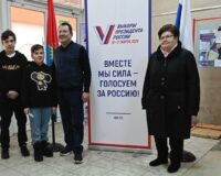 Губернатор Тамбовской области Максим Егоров проголосовал с сыновьями и мамой