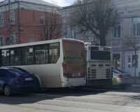 В городе Рязани на улице Соборной столкнулись пассажирский автобус и маршрутка