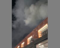 В Туле в «Искре» из-под крыши ресторана валят клубы черного дыма