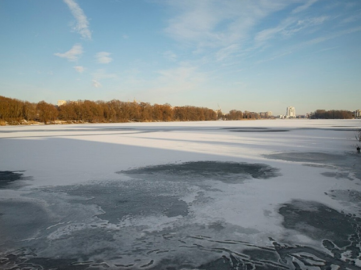 Астраханцев предостерегли о смертельной опасности выхода на лёд водоёмов