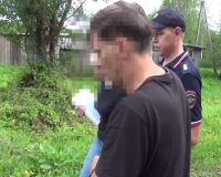 На собственном внедорожнике житель Колпина специально ездил в Новгородскую область, чтобы грабить гаражи