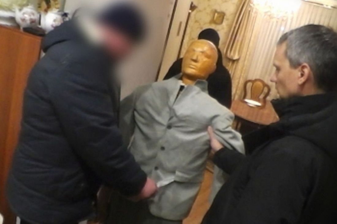 После удара ножом подозреваемый лег спать