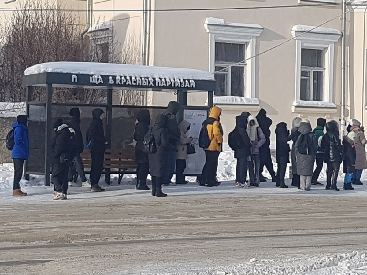 Школьник получил обморожение в ожидании автобуса в Копейске
