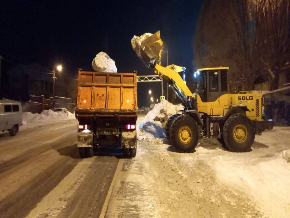 Тонны снега