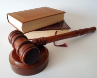 Тулячка от испуга пырнула супруга ножом на его неудавшуюся шутку