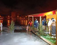 В Астрахани в крещенских купаниях приняли участие более двух тысяч человек