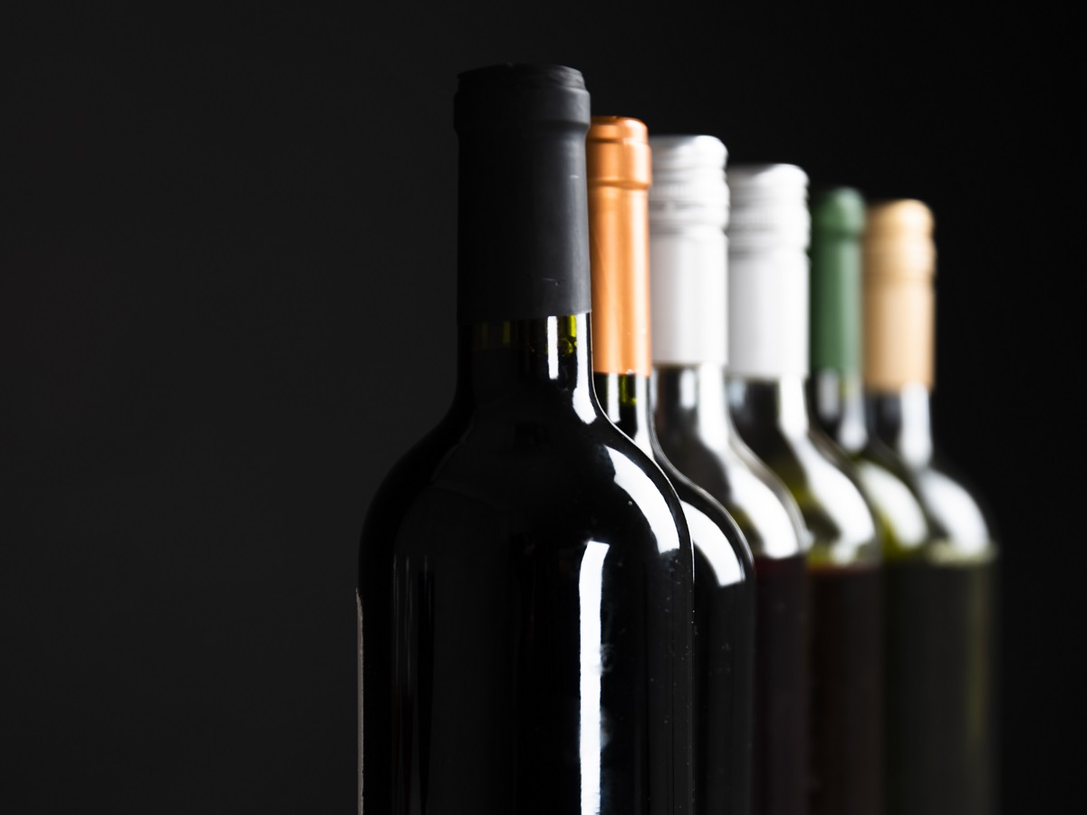 В Кинешме изъяли 6 тысяч бутылок поддельного алкоголя