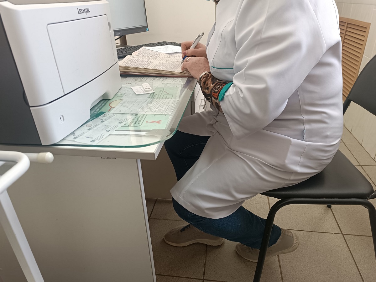 В медучреждения Астраханской области передадут 27 оборудованных спецавтомобилей