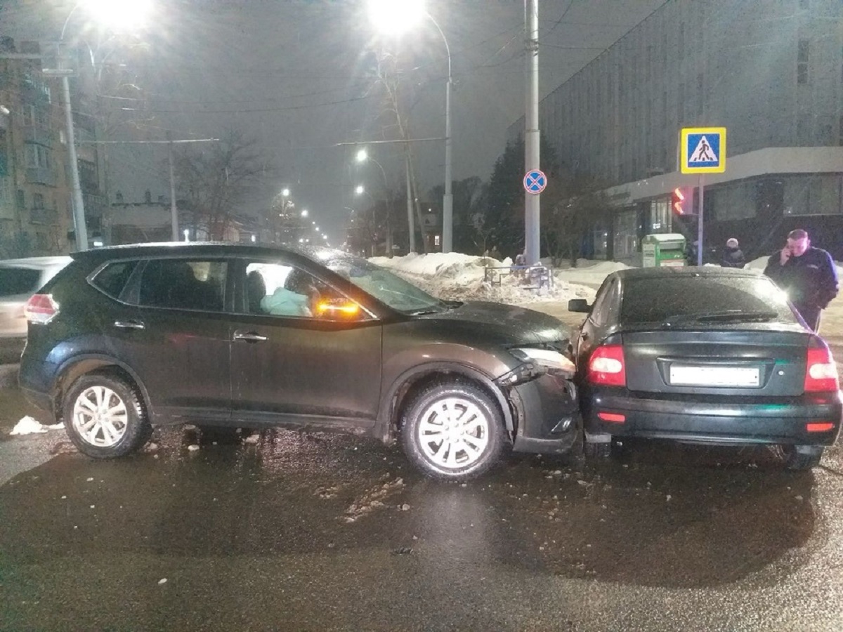 вид на дтп по ул герцена со стороны ул яшина