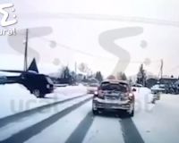 Водитель на Урале буксировал по оживленной трассе снегокат с ребенком