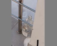 Житель Тулы попал в реанимацию после падения на него бутылки с балкона