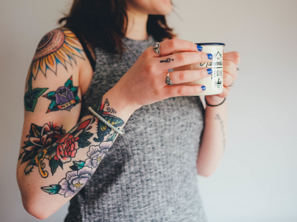 интересные вопросы тату мастеру. подсказать по тату. переписка с клиентом. инструменты и краска древних тату мастеров. мехенди текст.