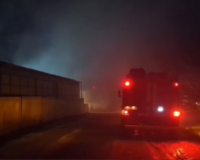 Пожар на 1000 квадратных метров потушили на складе в Волгограде