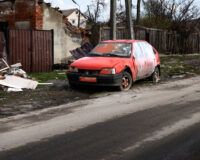 В Смоленске припаркованное у дома авто признали незаконно установленным объектом