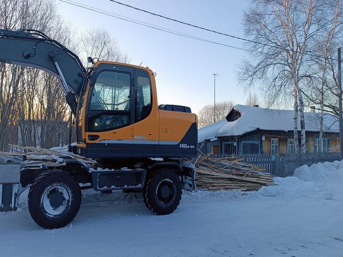 пьяный экскаваторщик в селе Ясное