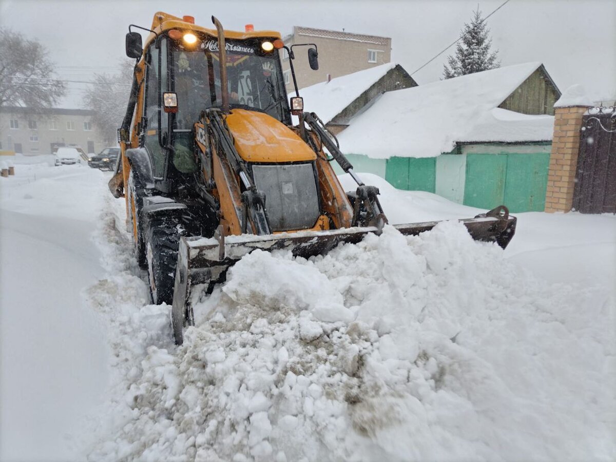 снег идет. снег идет ночью. зима. всю ночь шел снег. снег идет.