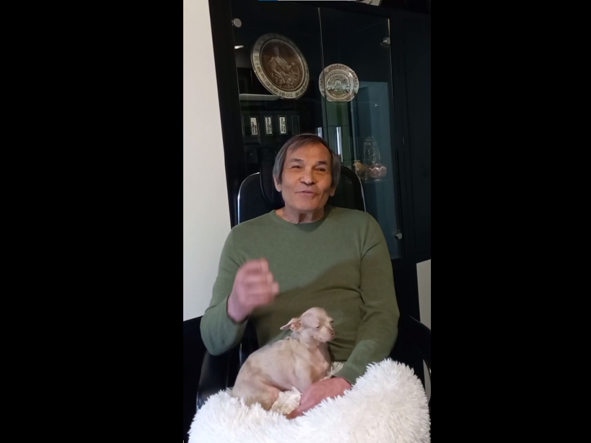 Он перенес инсульт