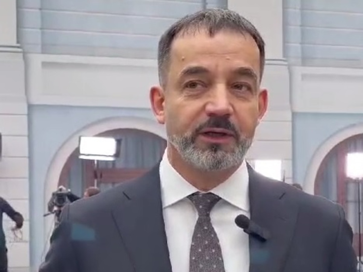 Дмитрий Певцов