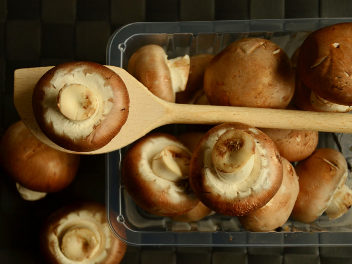 В Тамбовской области три человека отравились грибами, и попали в больницу