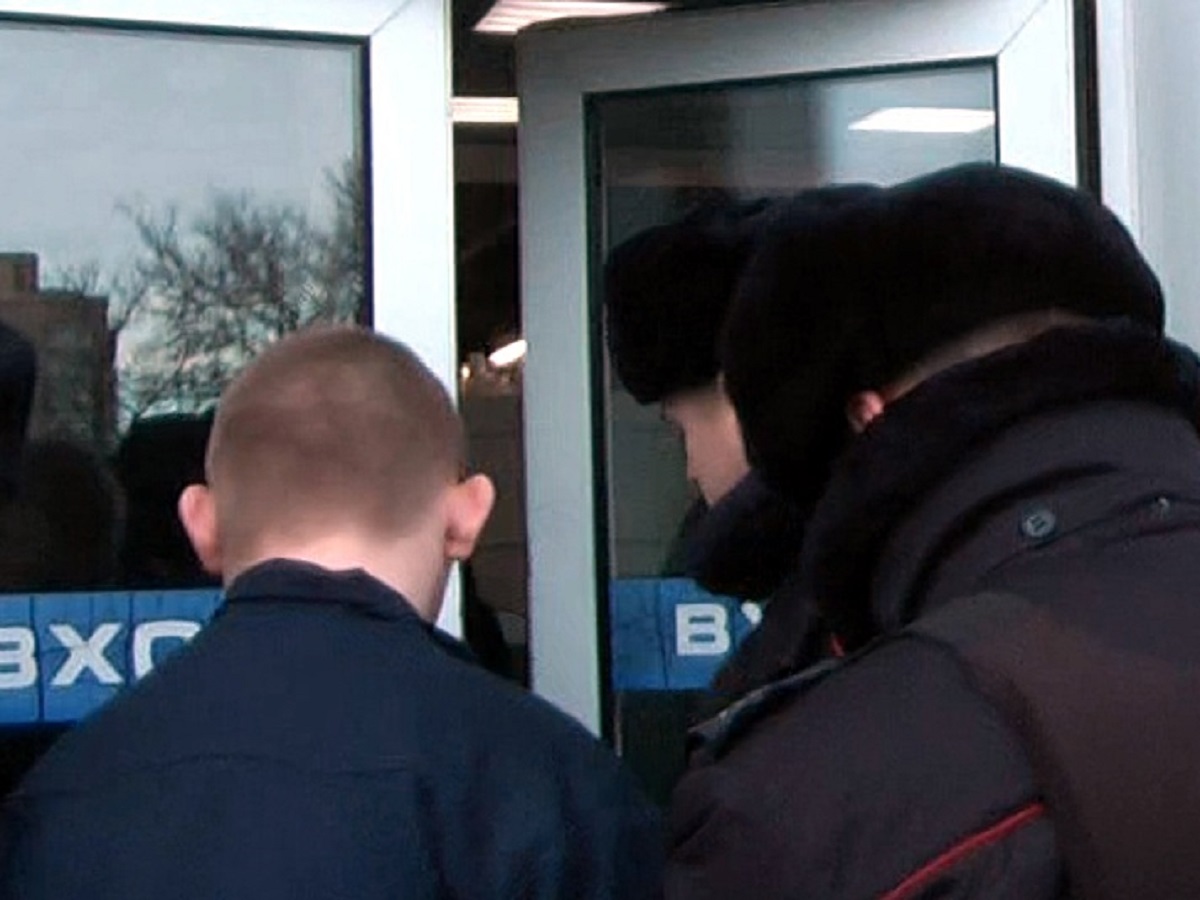 В Тамбове в торговом центре подросток до смерти забил бездомного