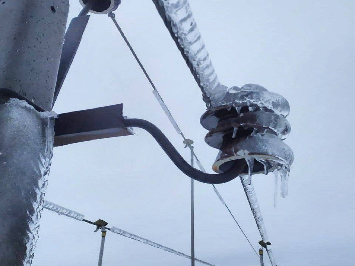 Из-за ледяного дождя 23 тысячи астраханцев остались без света