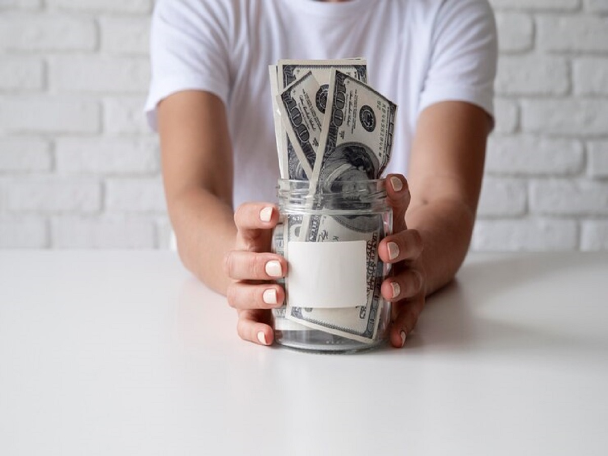 застрял в банке