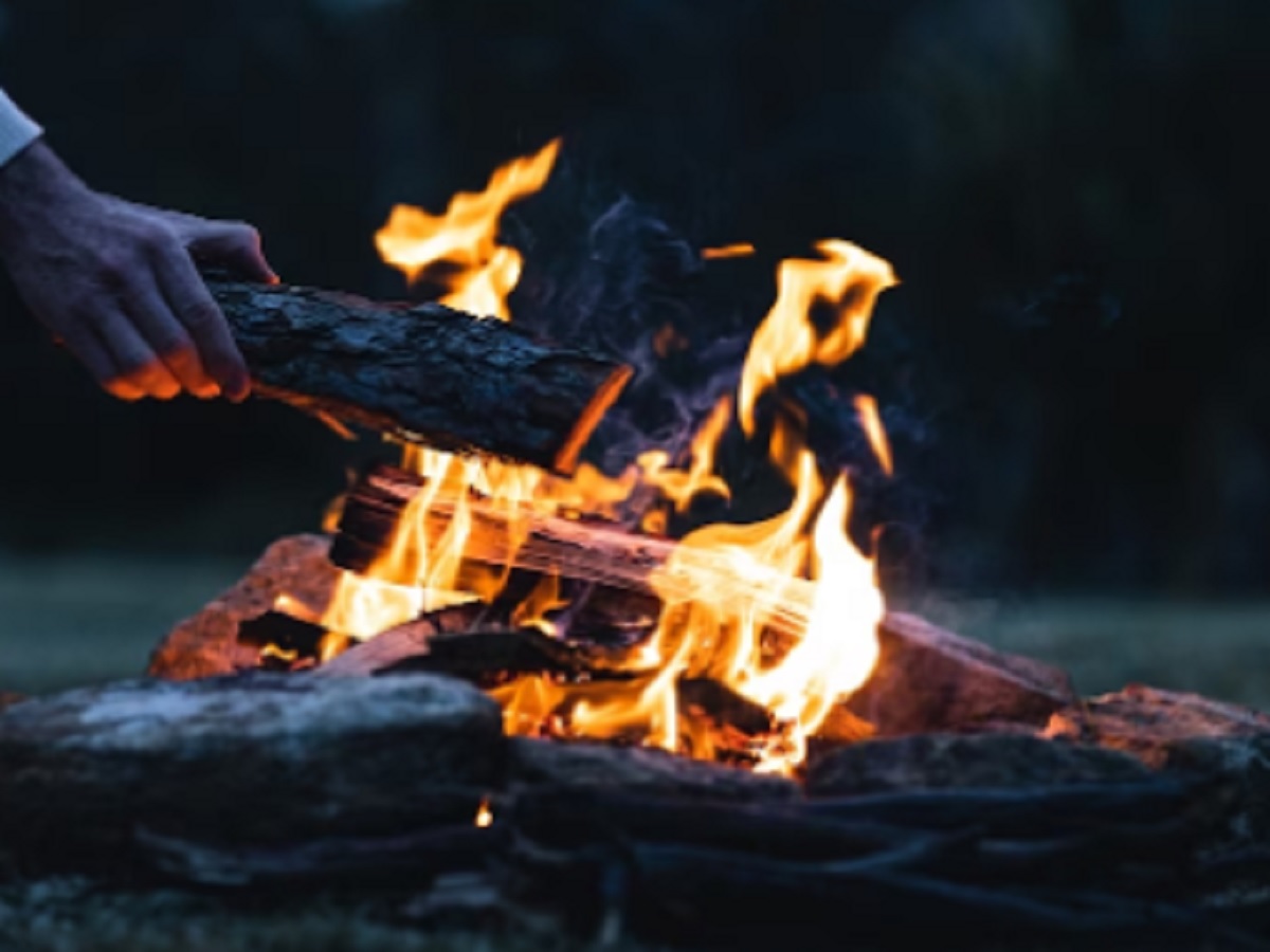 костер развел