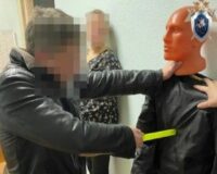 убил жену ножом