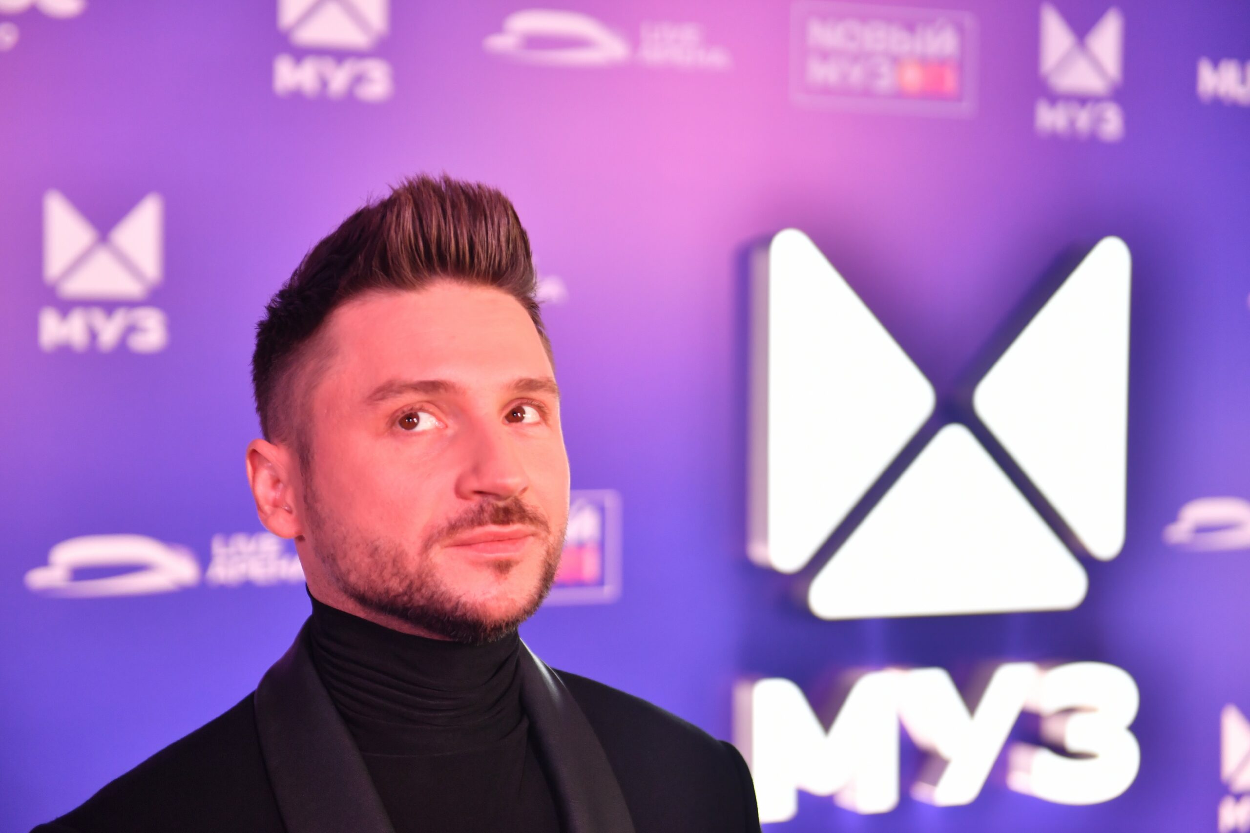 Уикенд певец 2022. Рэпер weekend. The weeknd. Певцы иностранцы. The weeknd 2021.