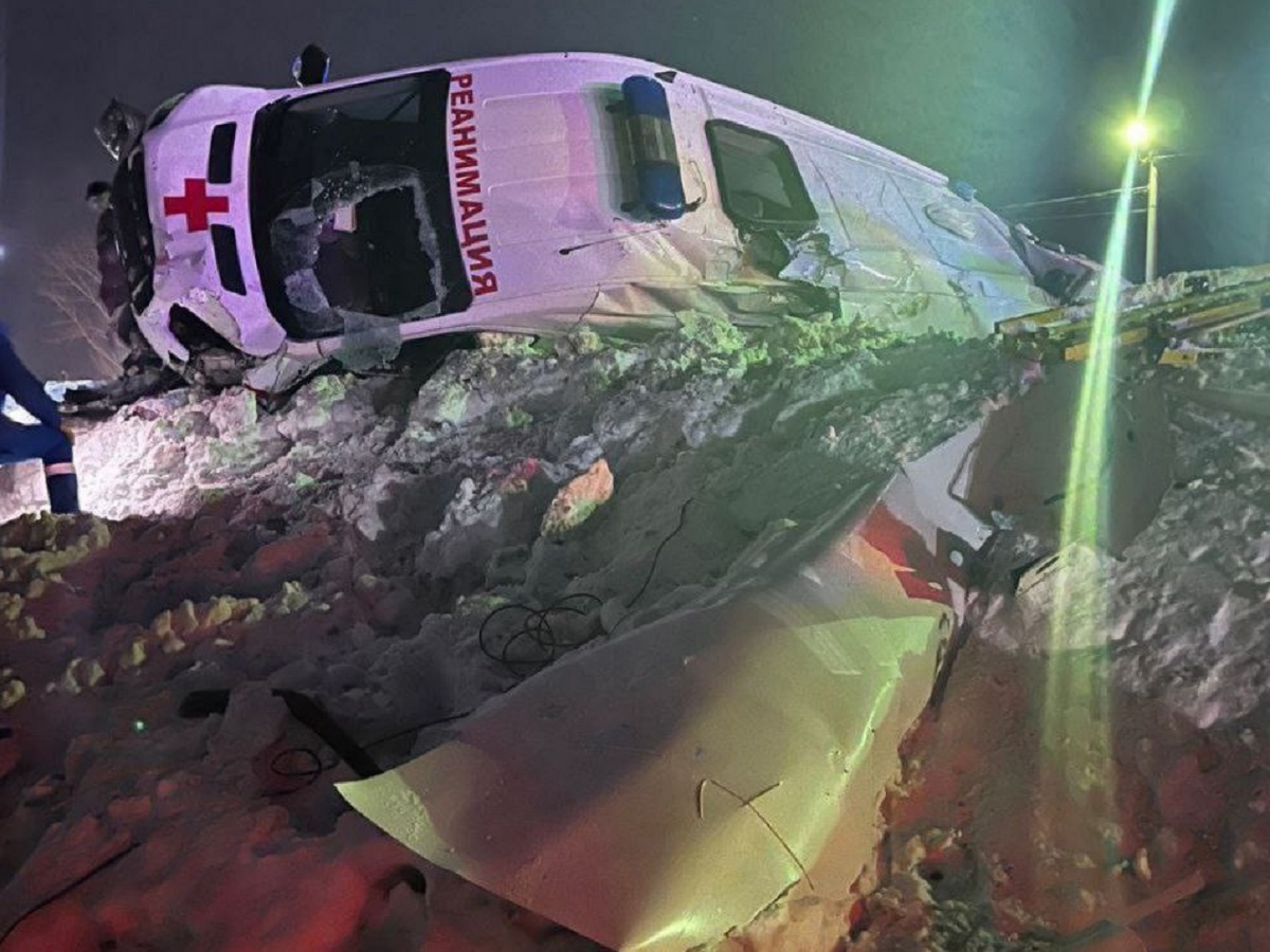 Минздрав Башкирии сообщил о состоянии раненых в ДТП с поездом и скорой помощью