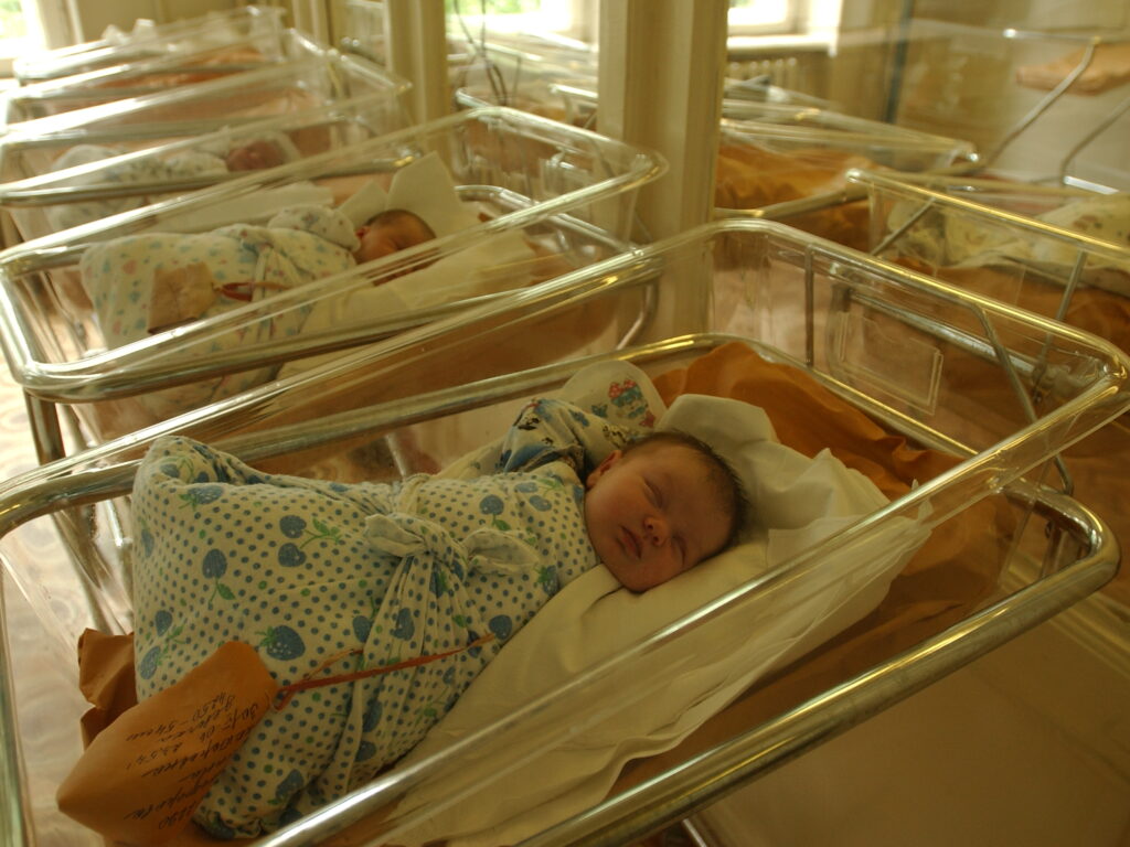 Почему родители не любят детей. Как сказать маме что ты паришь. Парит мем. Мемы про вейпинг. Бросаем курить начинаем парить.