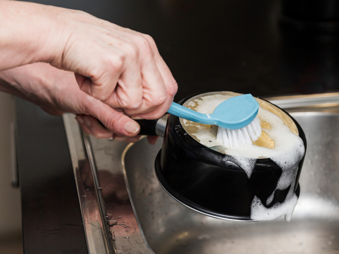 Нет воды, кран, посуда