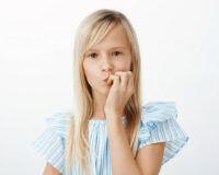 Как отучить ребенка от привычки грызть ногти: рабочие методы, советы экспертов