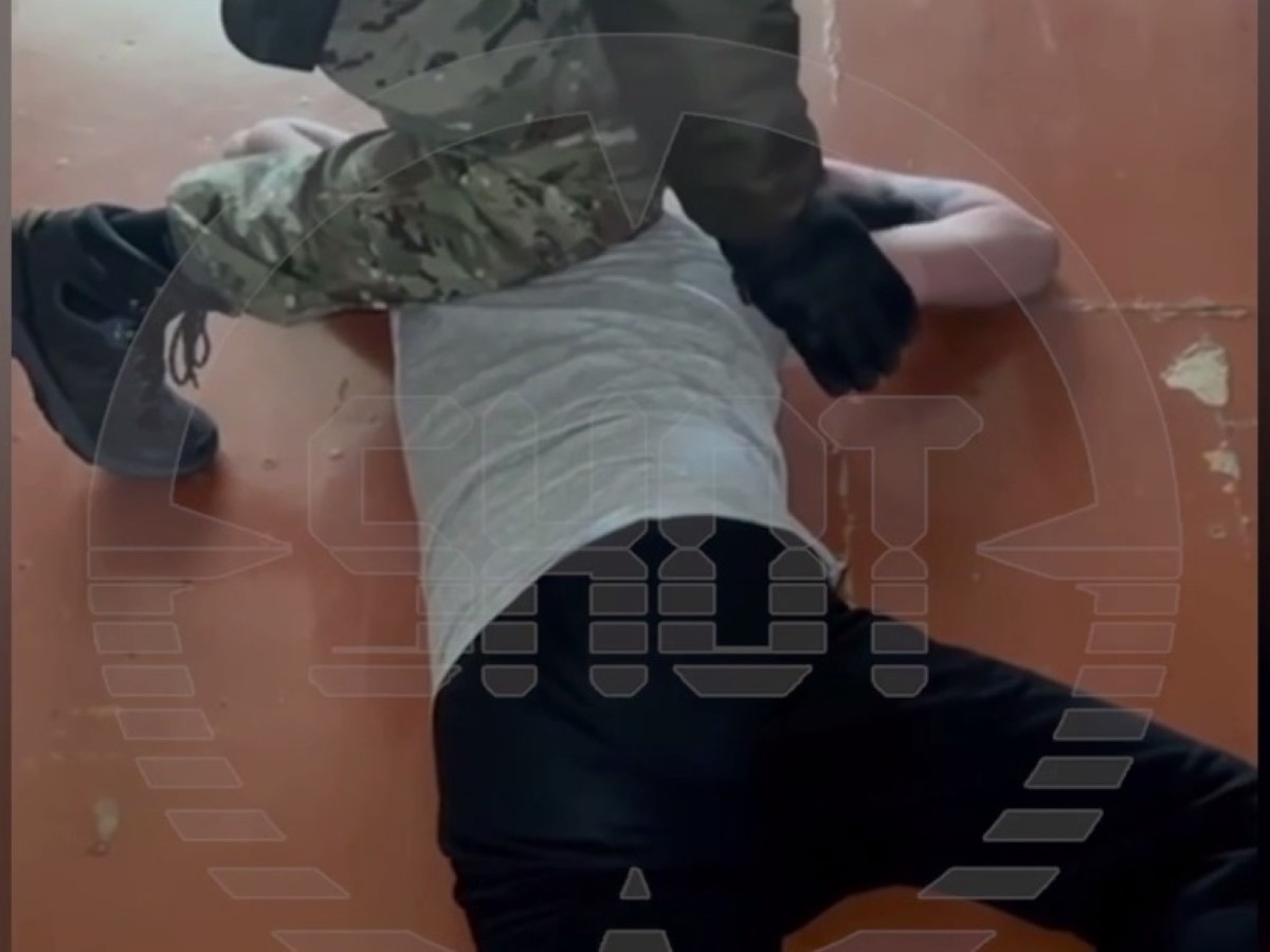 оскорбил полицейских