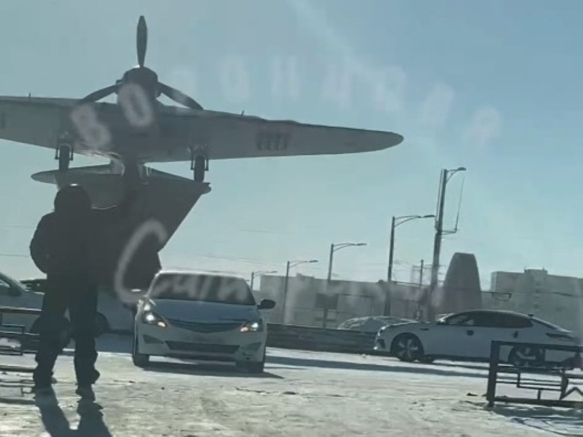 дрифт у памятника