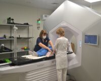 Онкологи Астраханской области освоили новый метод лечения рака груди