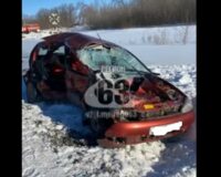 поезд снес машину