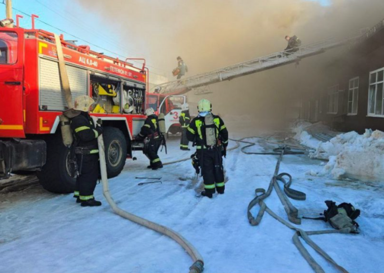 Пожар в 500 квадратов в цехе смоленского «Бисквита»–