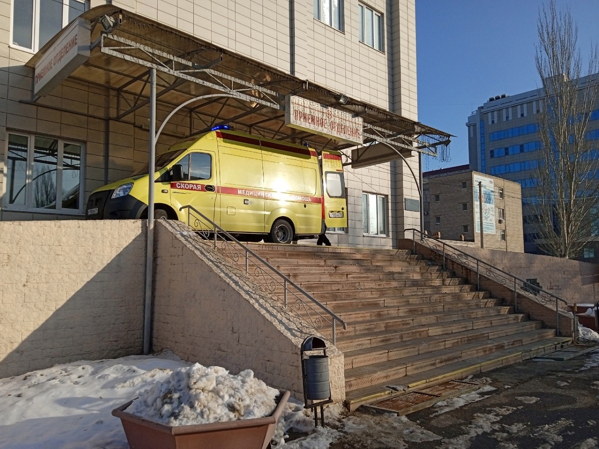 Тульские полицейские спасли запертую в квартире старушку с инсультом