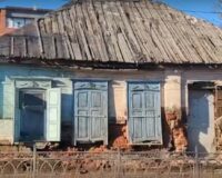 В Астрахани 100-летний жилой дом готов обрушиться на жильцов