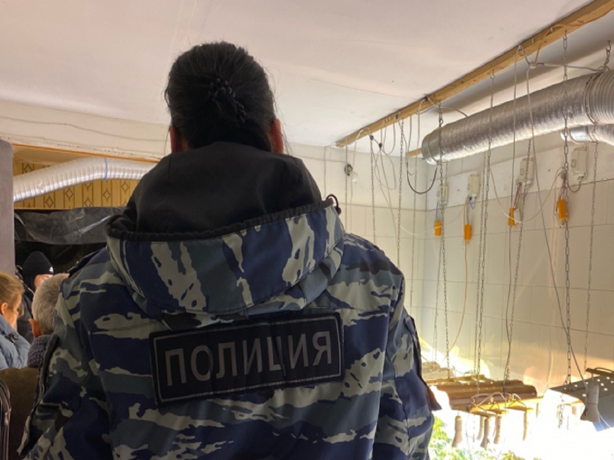 В Астрахани полиция задержала женщину-наркофермершу