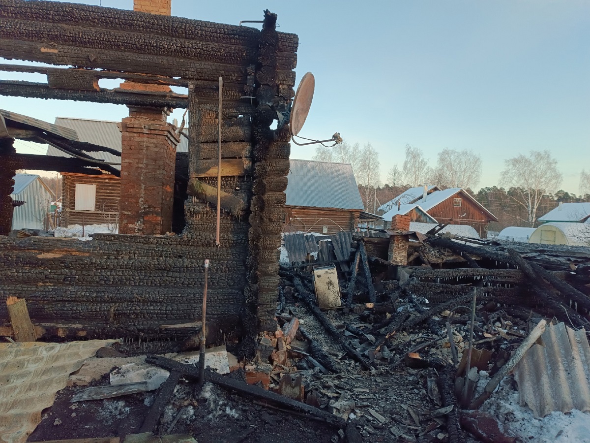 В Астраханской области в своем доме сгорел 58-летний мужчина