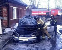 В Старой Руссе сгорел легковой автомобиль