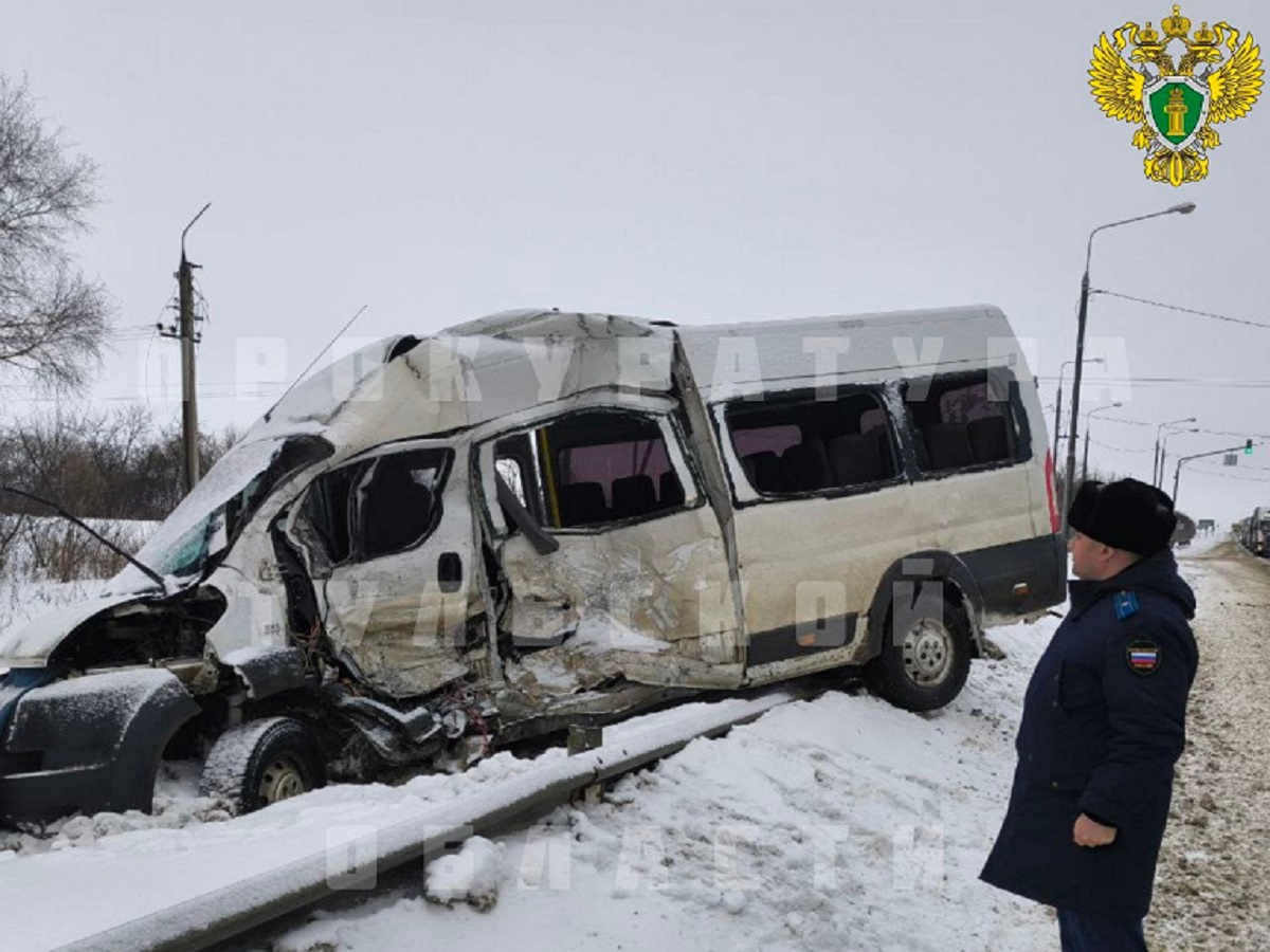 В Тульской области в аварии с автобусом и грузовиком пострадали шестеро
