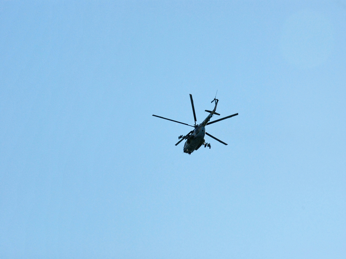 Угнал вертолет ми 8 кузьминов. Кузьминов вертолетчик угнал вертолет. Угнанный вертолет на Украину ми8. Угнал ми 8. Крушение вертолета в Магаданской области.