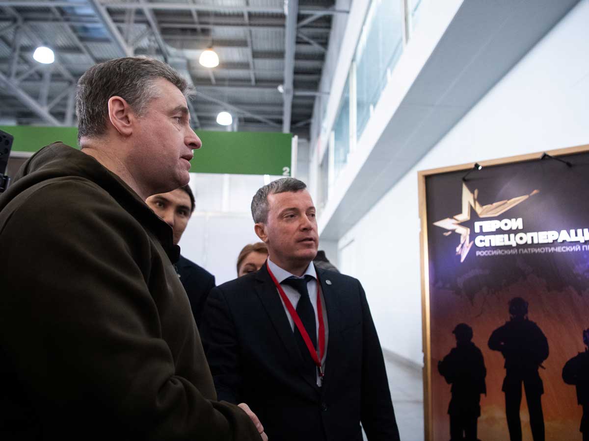 Зеленский обещал не бить по мирным гражданам после обстрела Брянска…