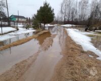 МЧС: в четырех районах Смоленской области дороги ушли под воду