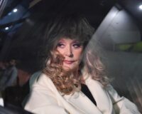 Мы же вроде попрощались: россияне бурно отреагировали на выход нового альбома Пугачевой